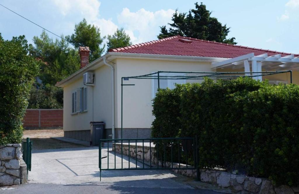 Apartments with a parking space Barbat, Rab - 22361