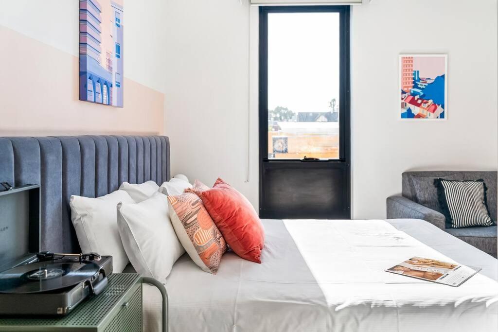 The Pavillion Suite - Cool and Contemporary Bondi photo 4