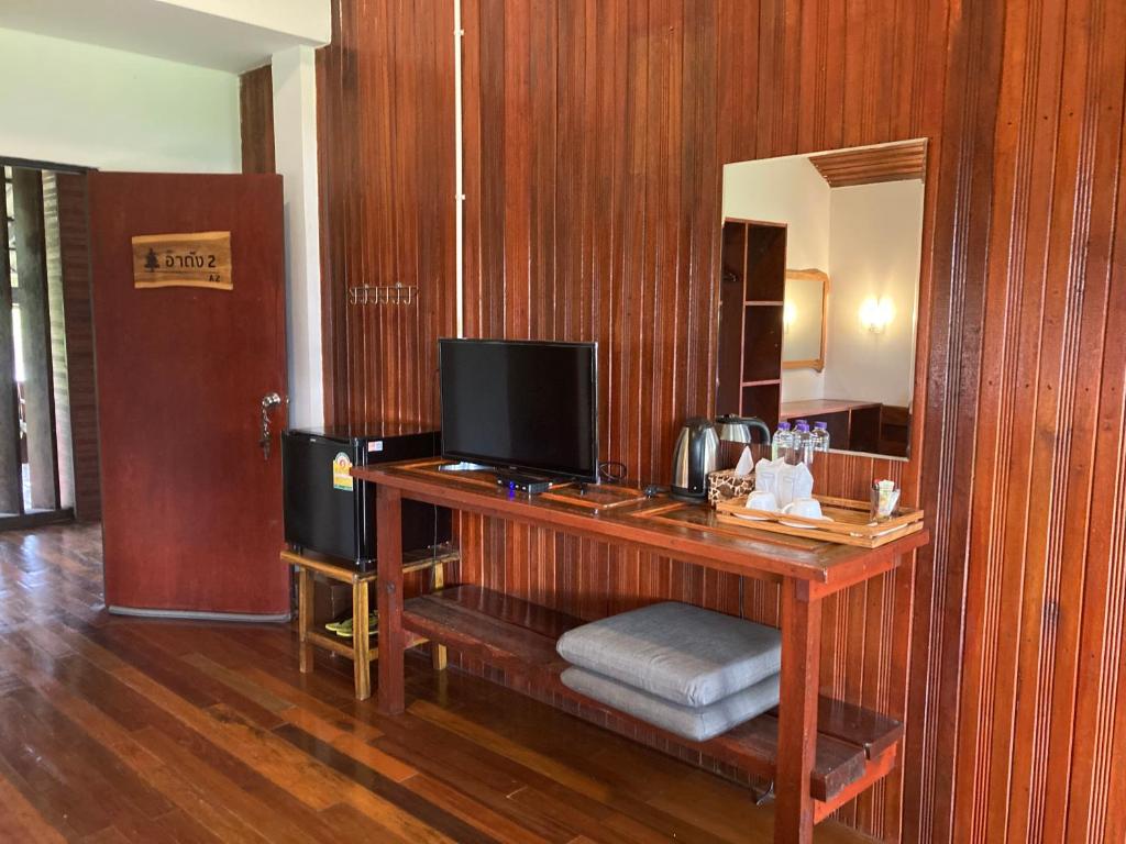 The Chevalley Beach Resort photo 1