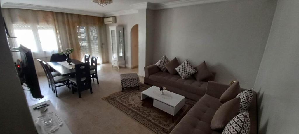 القامة ديار سكرة 2 حي الواحات العوينة photo 3