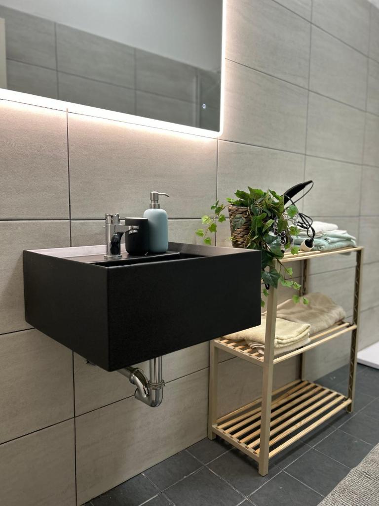LALE Air conditioning, Wifi, Free parking HOME photo 2