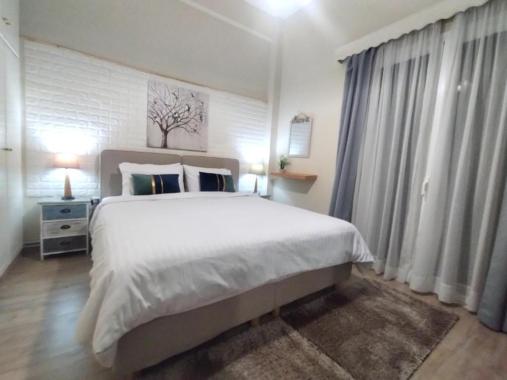 Luxury seafront house nearby Delphi photo 1