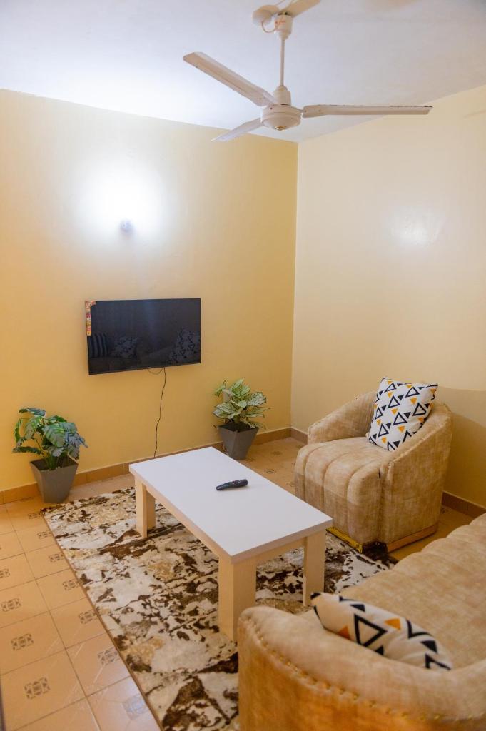Clarine Cozy Holiday Home photo 3