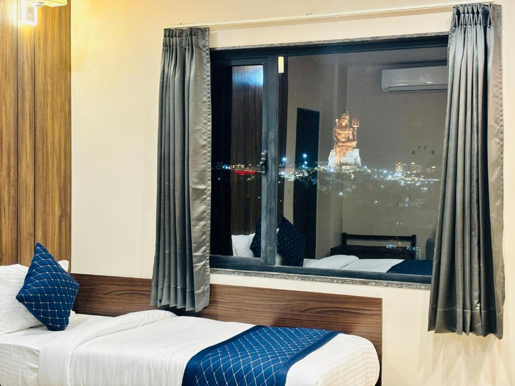 Maruti Group of Hotels - The Shivam photo 2