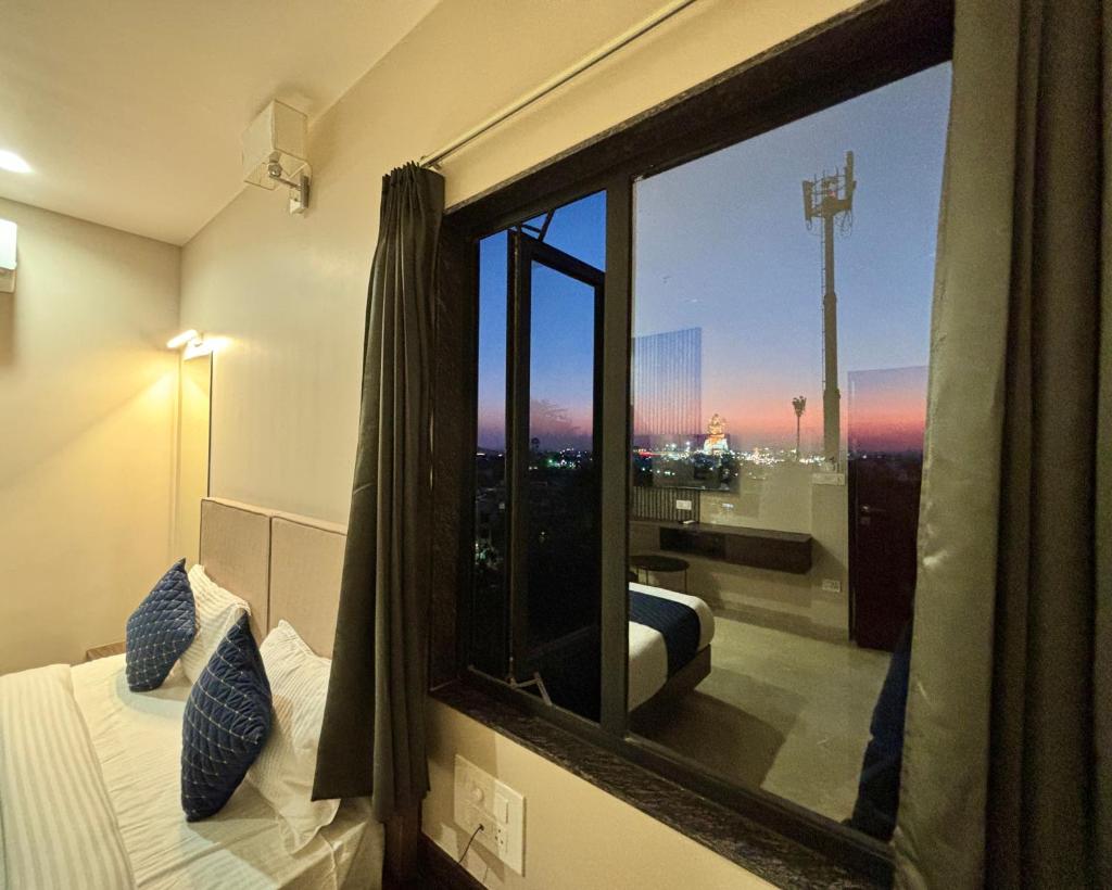 Maruti Group of Hotels - The Shivam photo 4
