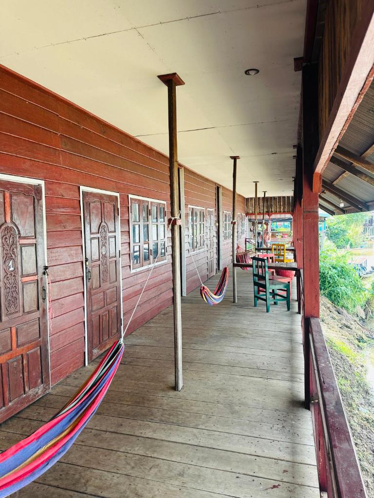 Happy bangalow riverside photo 3