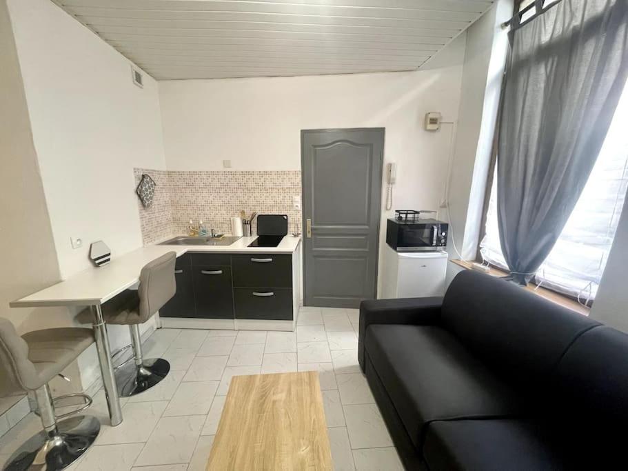 Studio confortable dans le centre de Douai photo 3