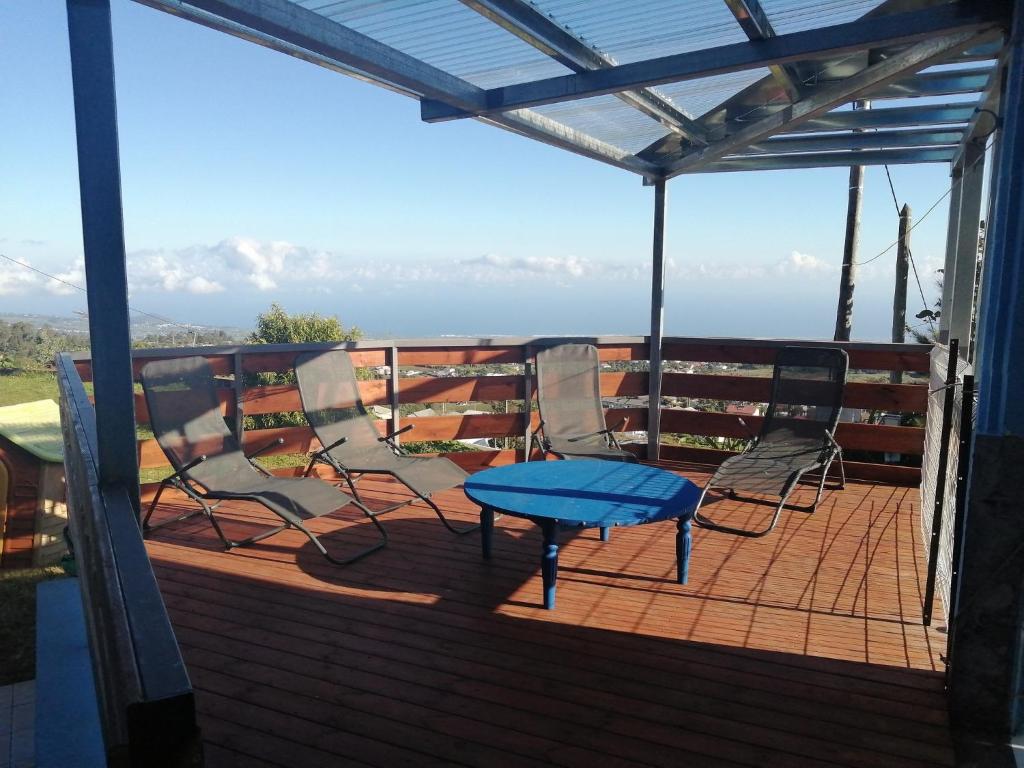 Le Belvédère du Piton Hyacinthe grande villa capacité 22 personnes avec vrai jacuzzi billard trampoline babyfoot photo 4