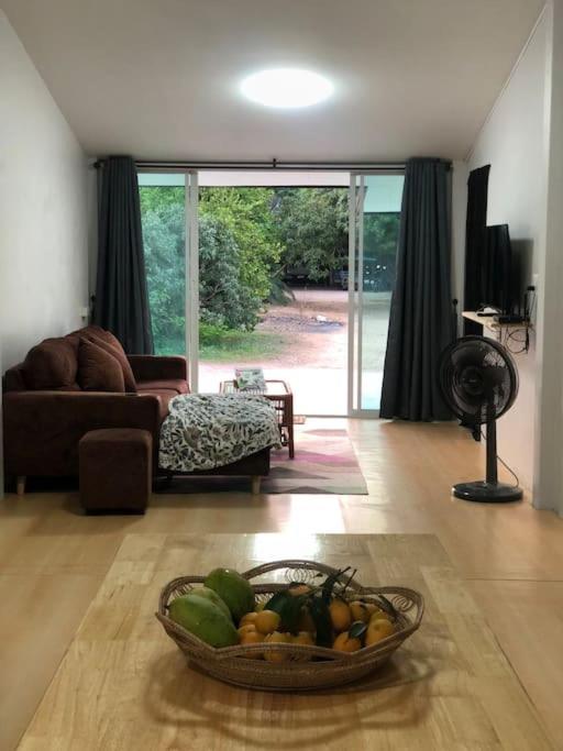 Thai Neighbourhood Duplex Stay: 3 Bedroom Home photo 2