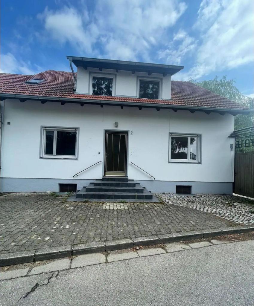 Haus mit riesigem Garten & Pool photo 1