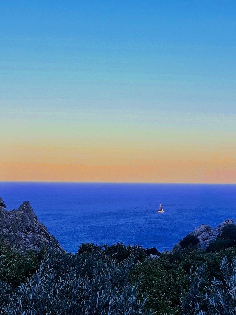 Aegean Serenity - Sea View Retreat