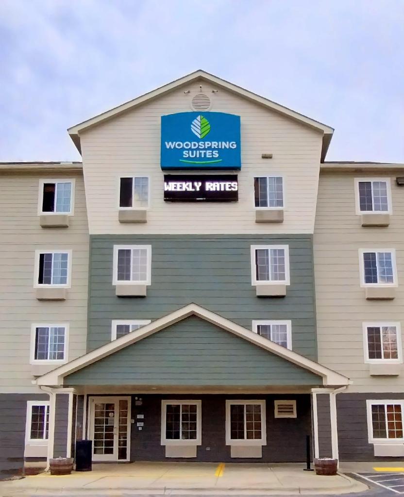 WoodSpring Suites Asheville - Biltmore West image