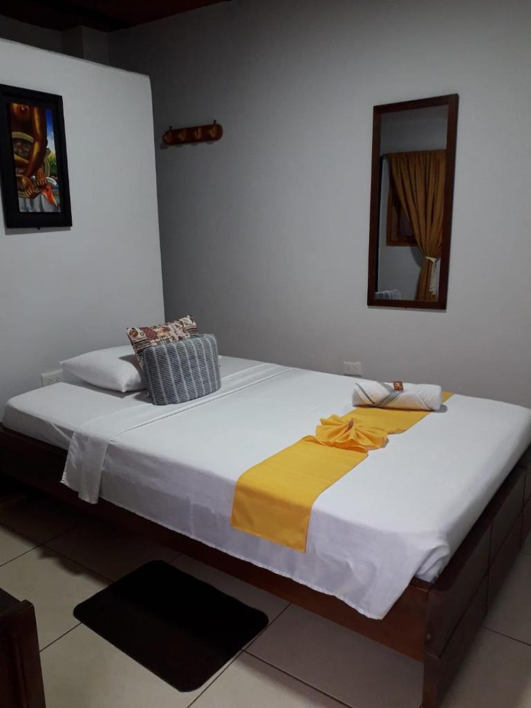 HOSTAL FAMAR photo 3