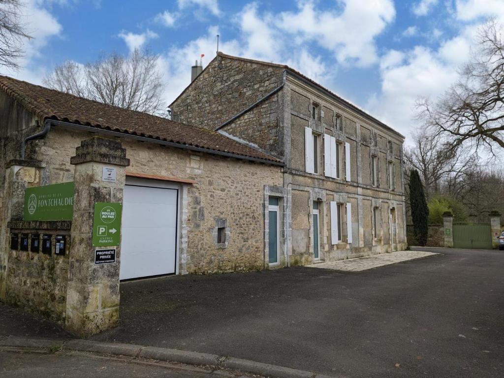 Gîte Saint-Yrieix-sur-Charente, 4 pièces, 6 personnes - FR-1-653-249 photo 4