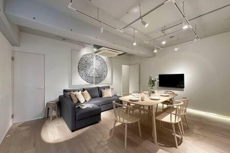 bHOTEL Art Bldg - Modern 2BR City Center for 8ppl photo 4