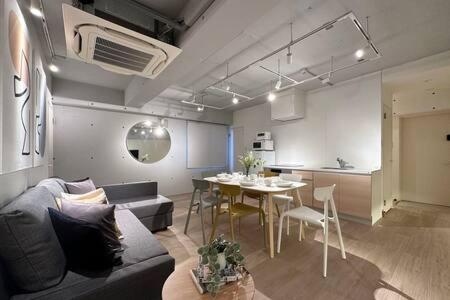 bHOTEL Art Bldg - Stylish Apartment Very Good Location photo 2