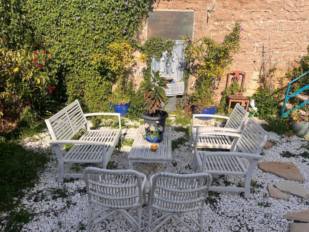Prince of Beer Sheva by CROWN photo 2
