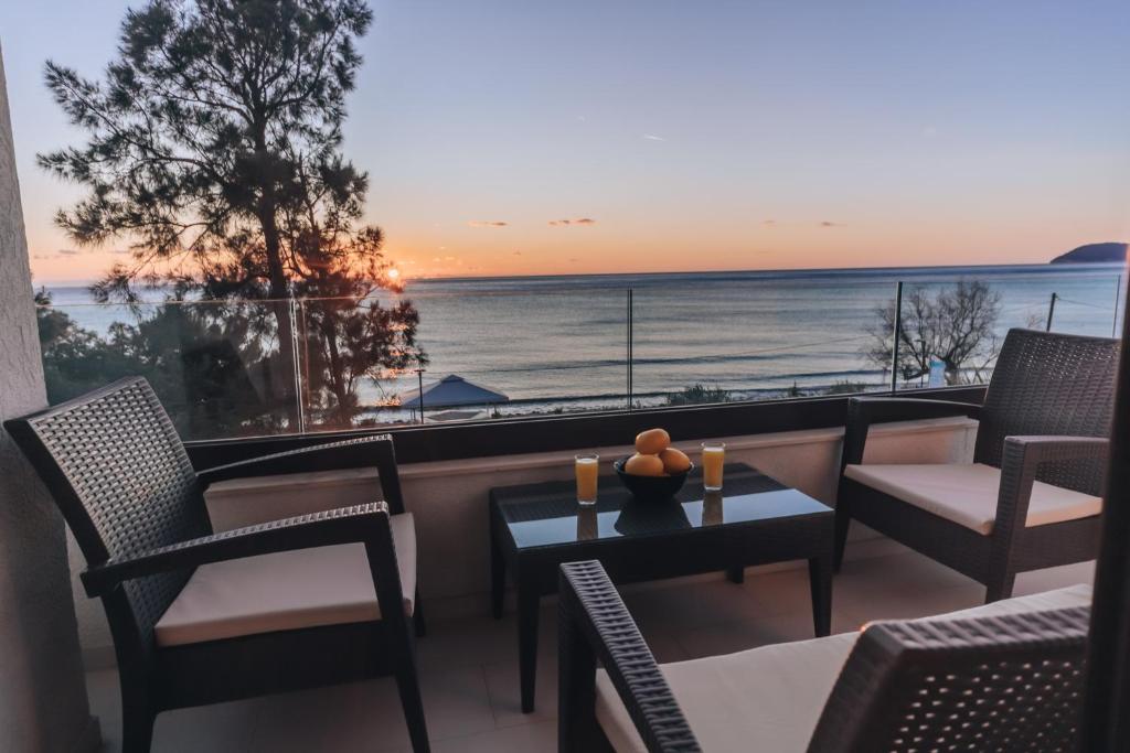Apartments Kuce Lekovica Beach & snack bar- Bistro photo 4