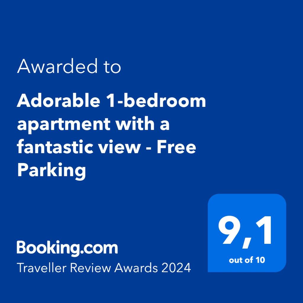 Adorable 1-bedroom apartment with a fantastic view - Free Parking photo 1