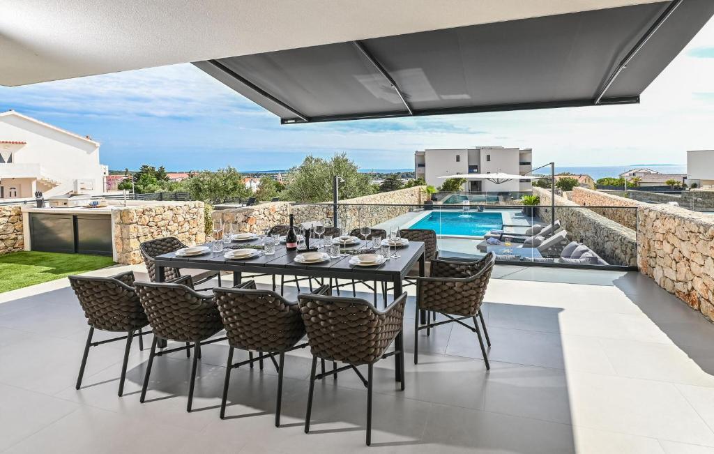 4 Bedroom Cozy Home In Novalja photo 2