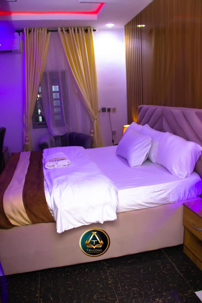 TRILLIONS HOTEL AND APARTMENT photo 3
