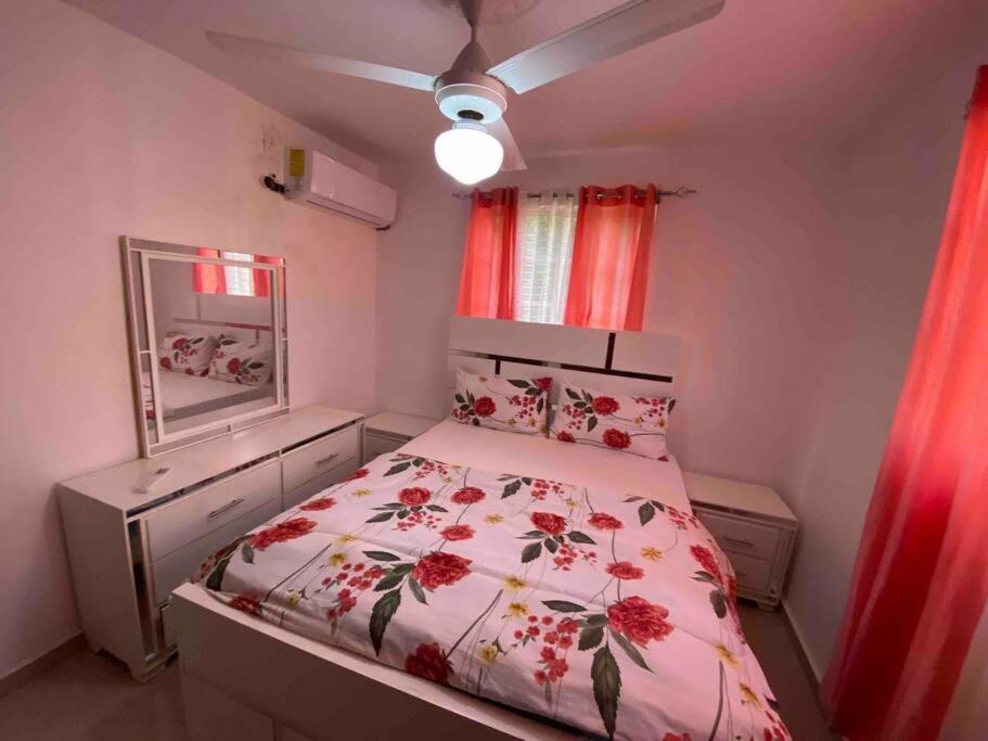 3 SANTO Dgo- Huge Charming apt close to all fun- TRANSFORMER AND INVERTER IF THE LIGHT GOES OFF photo 3