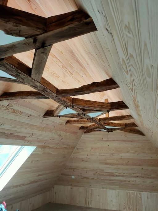 appartement Egliseneuve d'Entraigues photo 2