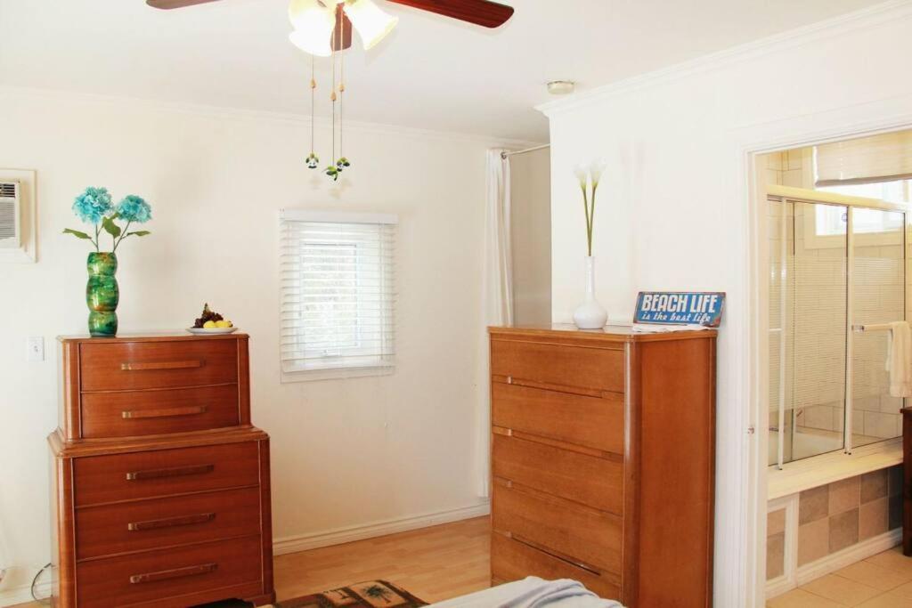 Sunset Cottage, 3 min walk to beach, sleeps 7 photo 4