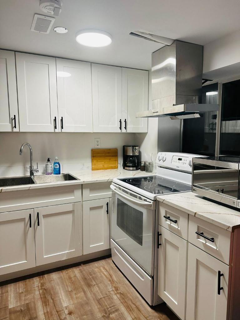 1 BHK Guest Suite in Cultus Lake photo 1