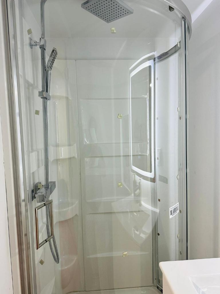 1 BHK Guest Suite in Cultus Lake photo 4