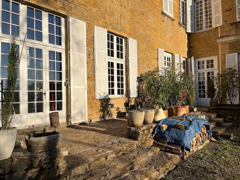 Loft dans un château en pierres dorées photo 1