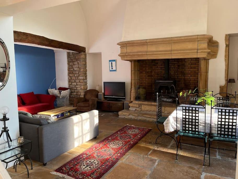 Loft dans un château en pierres dorées photo 2