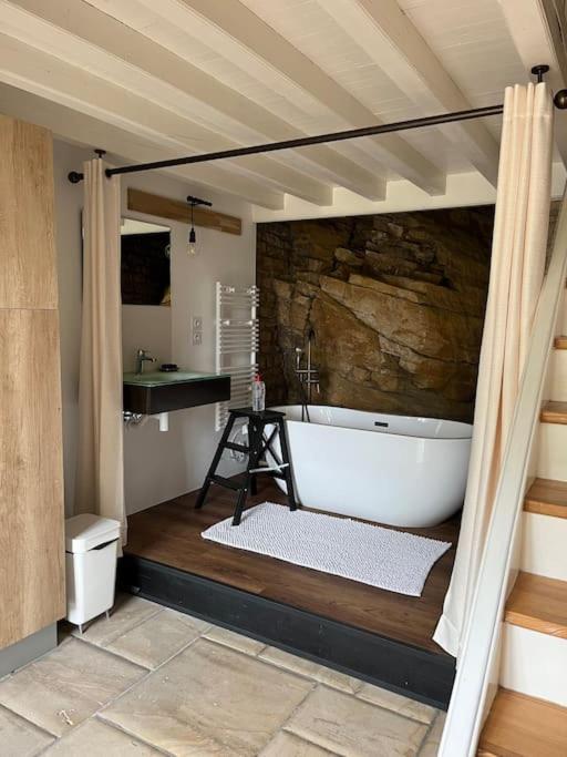 Loft dans un château en pierres dorées photo 3