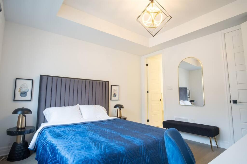 Modern 4-Bed Townhome with Cinema & Roof Terrace photo 2