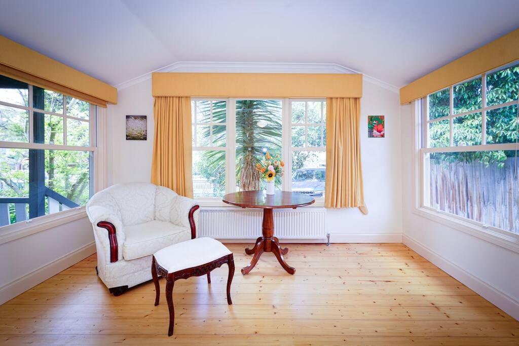Twilight Villa - 3 bedroom house in Box Hill photo 4