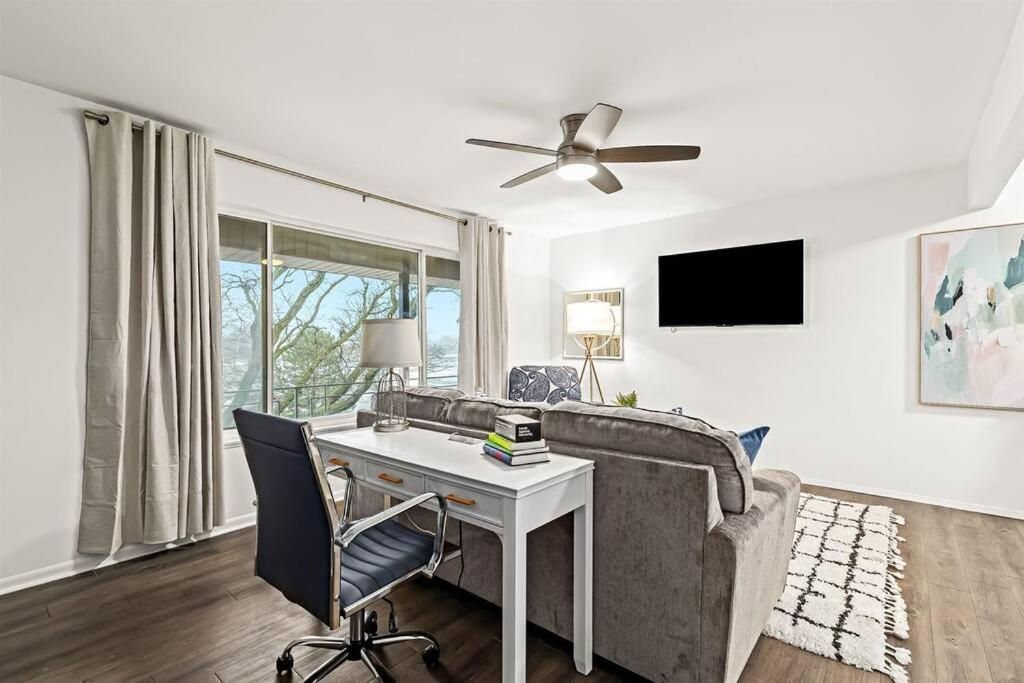 1BR Pet-Friendly Apartment with King Bed photo 2