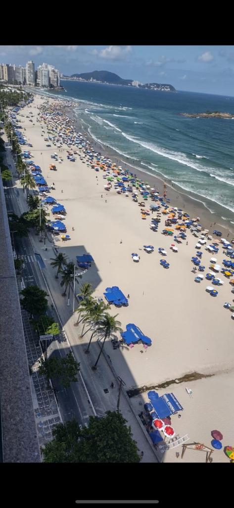 Guaruja Praia de Pitangueiras frente ao mar photo 1