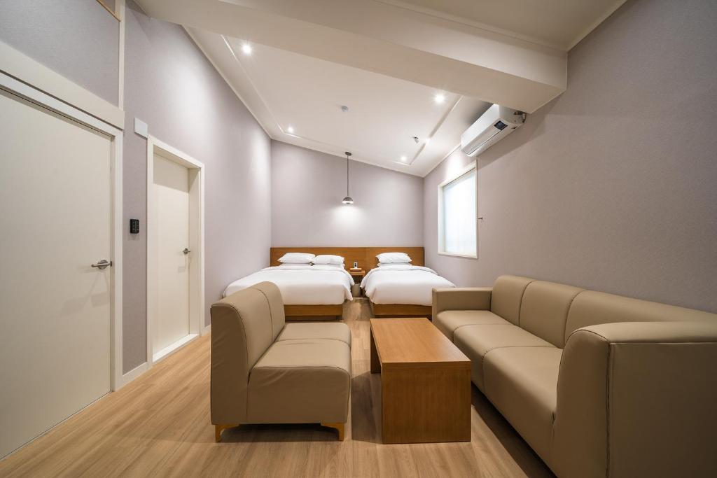 MONO HOTEL photo 2