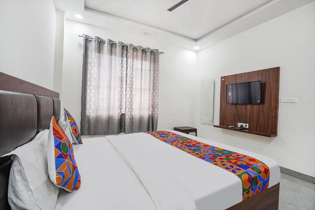FabHotel Akash Inn photo 3