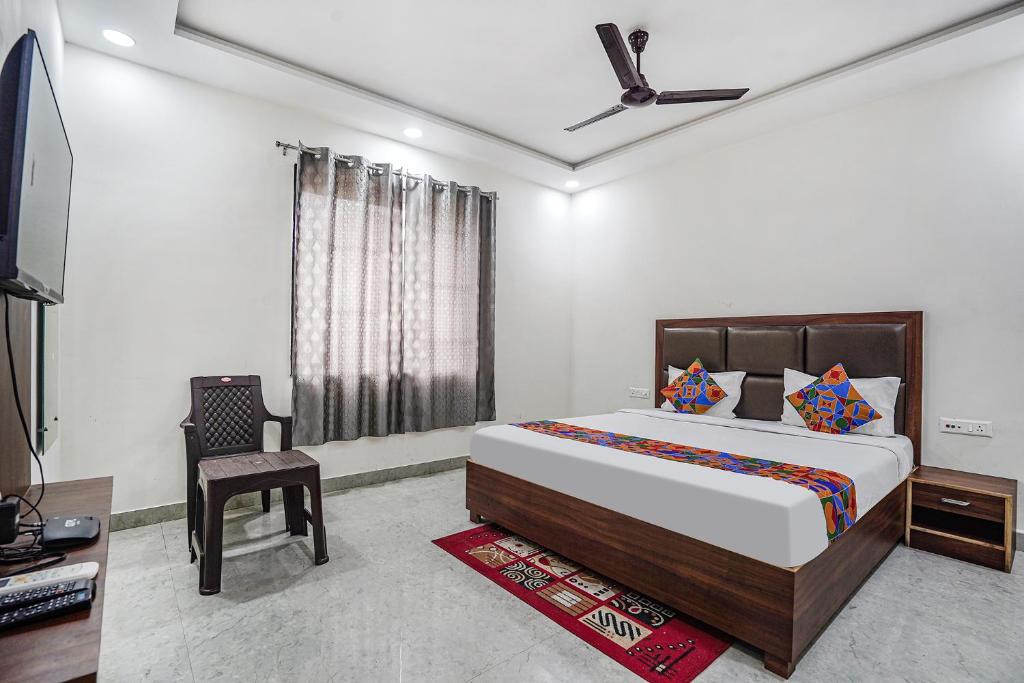 FabHotel Akash Inn photo 2