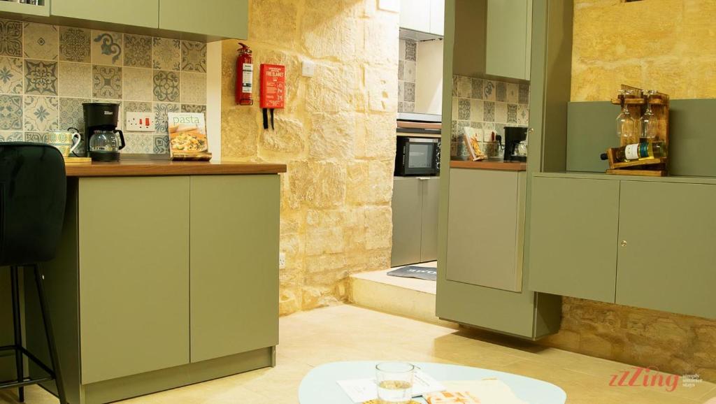 A unique 400-year-old, modern Maltese home photo 3