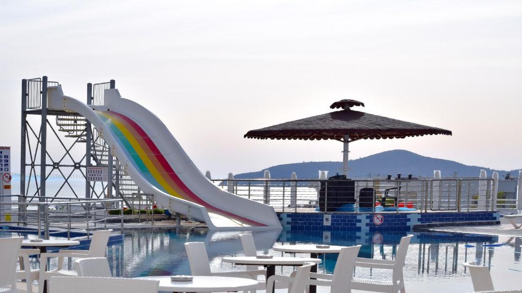 Roseira Beach Resort photo 1