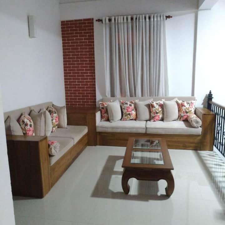 Cheerful 3-Bedrooms (A/C) Villa with Furniture. photo 2