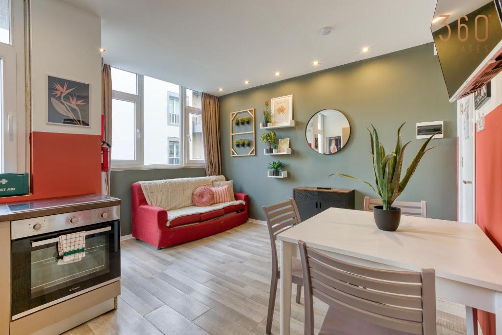Modern Paceville Suites with WIFI & AC by 360 Estates photo 4
