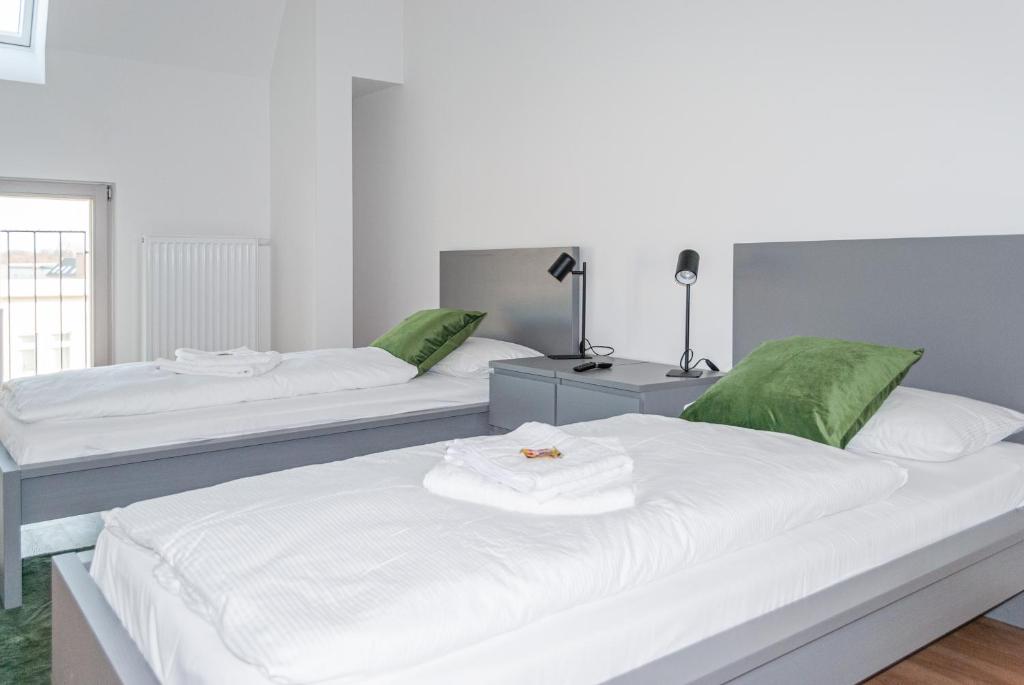 ZENTRAL:Neu sanierte Wohnung,5 Zimmer, 10 Betten,Wohnküche photo 1