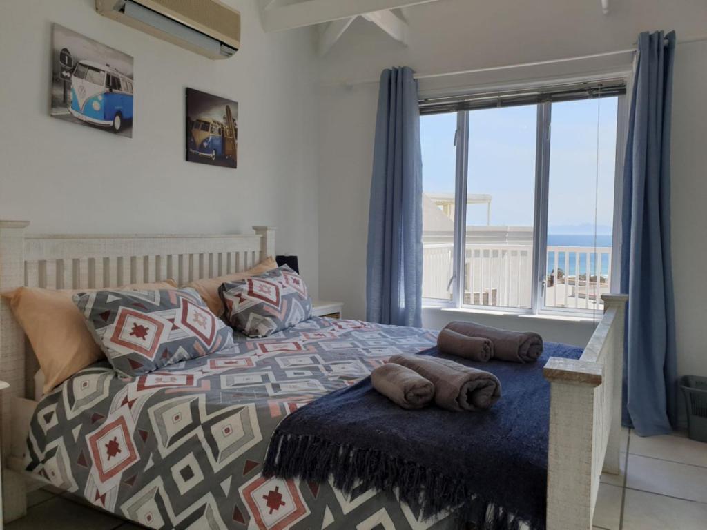 The Bolussi, sleeps 12 in 6 bedrooms with pool! photo 4
