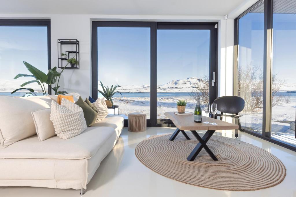 The Oceanfront Private northern lights villa. photo 1