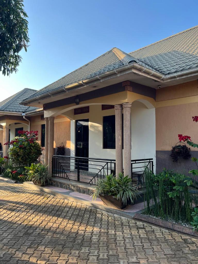 Tropical Oasis Retreat