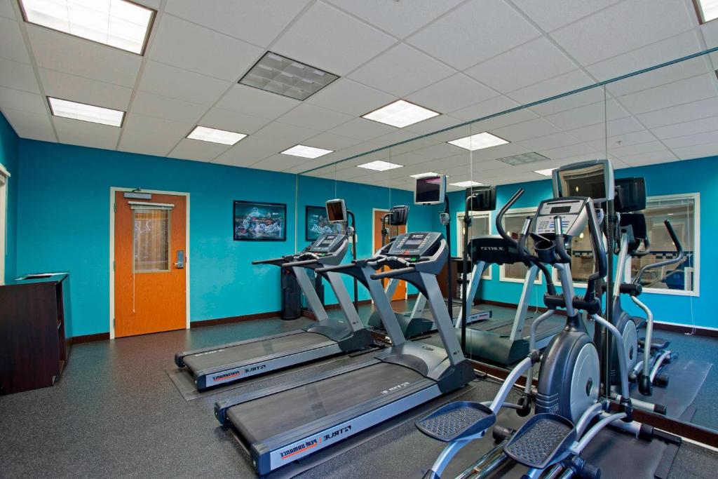 Fairfield Inn & Suites by Marriott Detroit Metro Airport Romulus photo 4