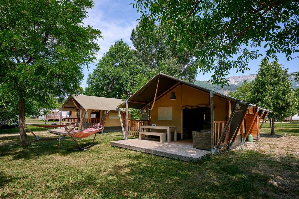 Glamping Villatent at Le Lac Bleu photo 3